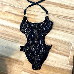 Venus size 8 piece bathing suit , black and silver